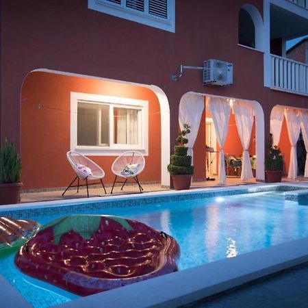 Villa J&J Apartments Residence With Swimming Pool Podstrana Exteriör bild